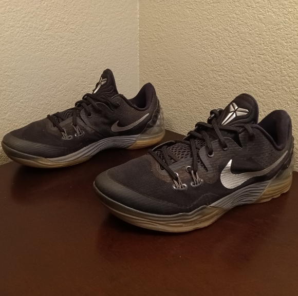 Nike Other - NILE ZOOM KOBE VENOMENON 5 MENS SIZE 10